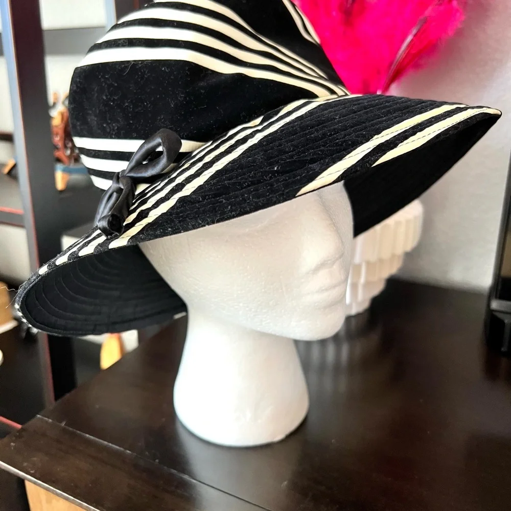 Vintage Black and White Striped Velvet Hat - Picture 9 of 9